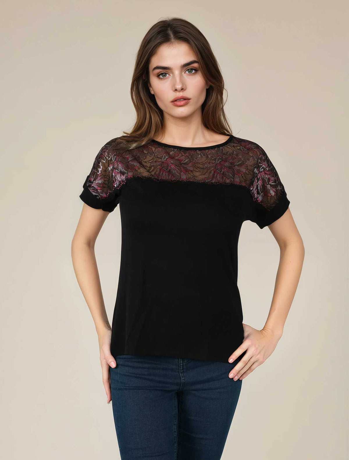 T-shirt viscosa spalle tulle e fiori nero