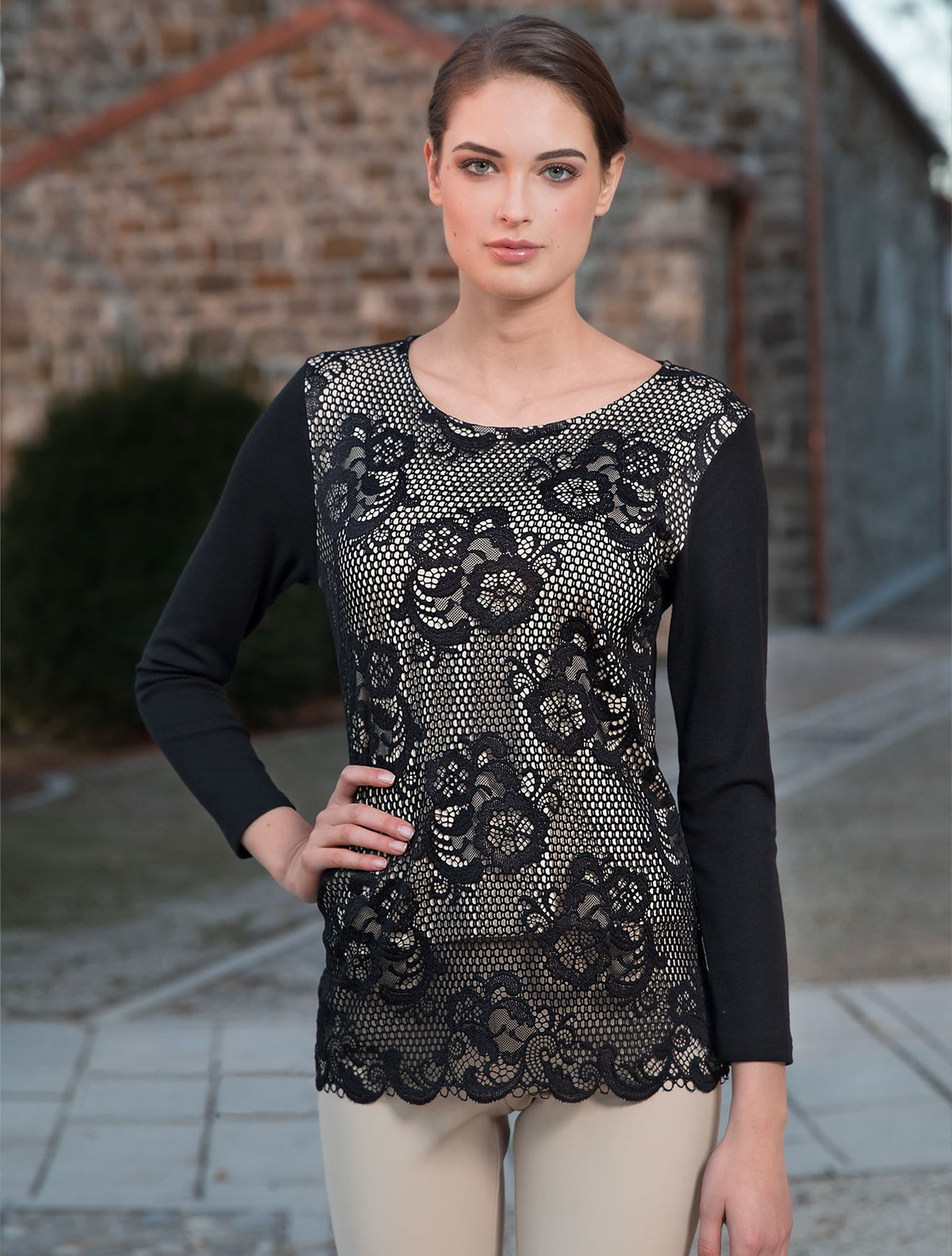Wool-silk sweater with double-layered macramé panel
