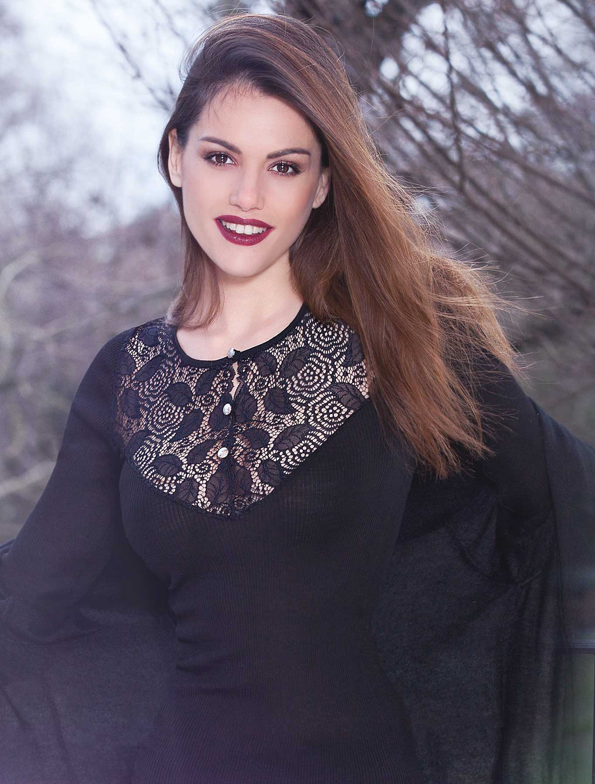 Ribbed wool silk shirt lace and buttons