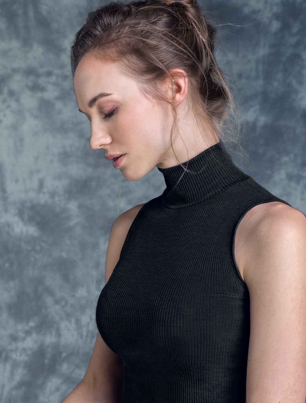 Lupetto smanicato lana seta plissé colore Nero