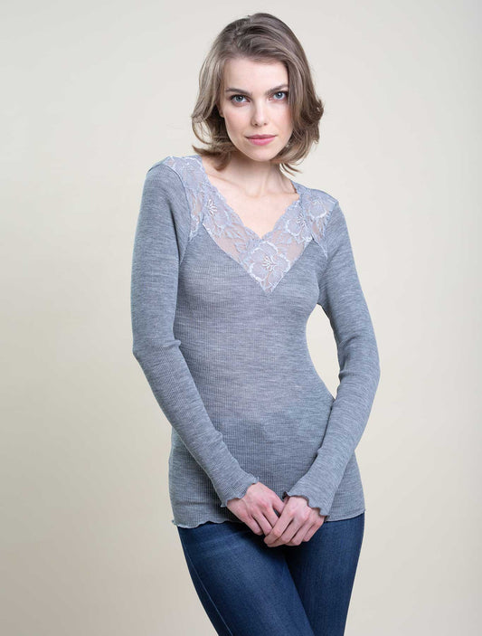 Pull laine soie plissée et dentelle en v