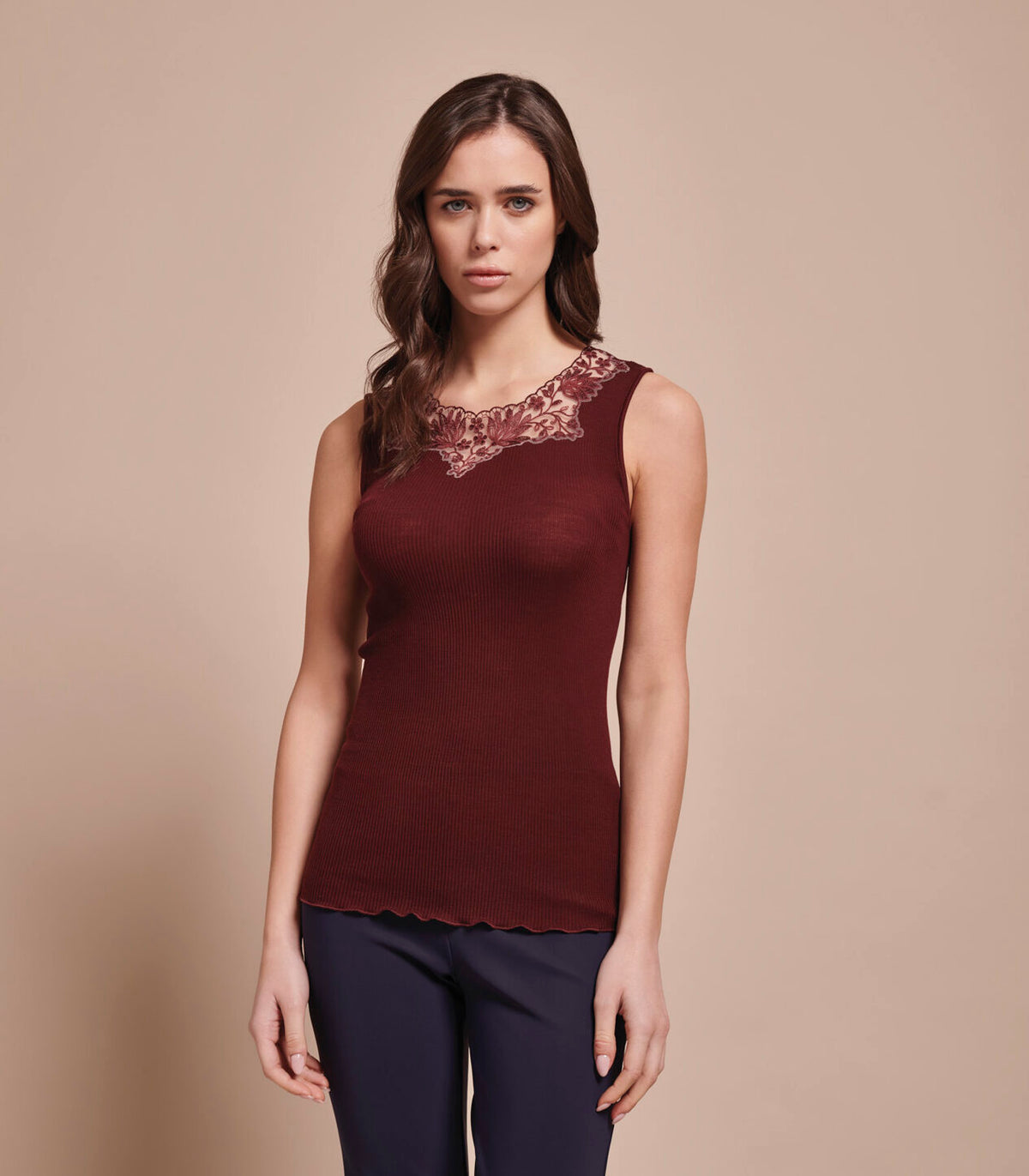 Canotta lana seta plissé tulle cordonetto bordeaux