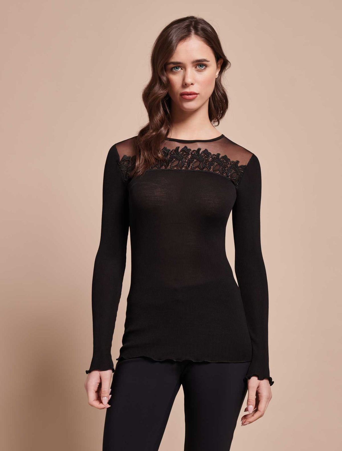 Maglia lana seta plissé tulle macramè colore nero