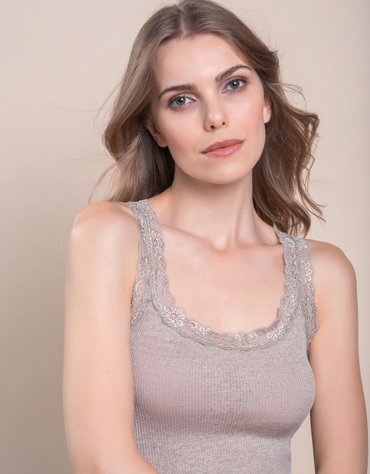 Débardeur Elisa laine soie plissée et dentelle