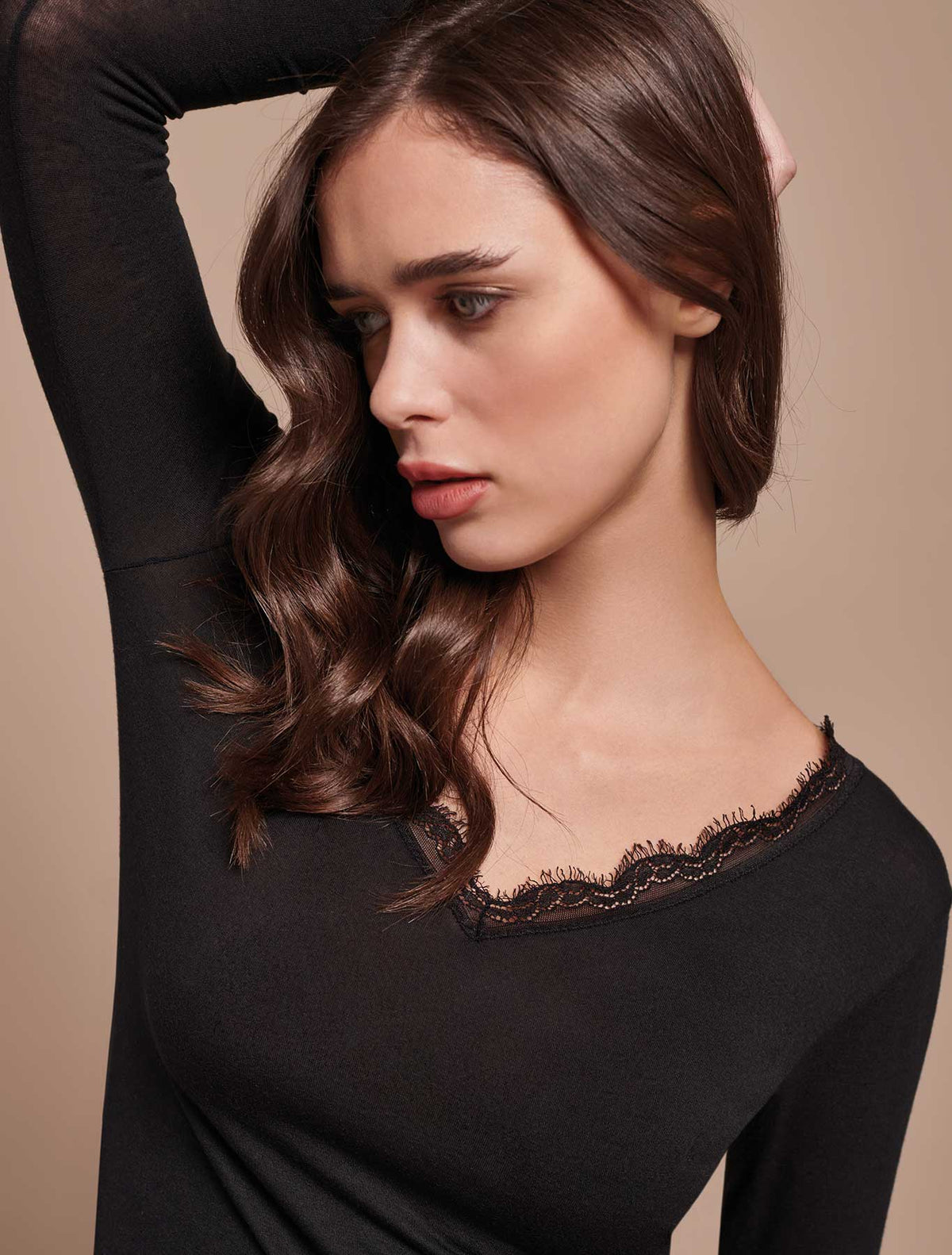 Haut cachemire modal finitions dentelle