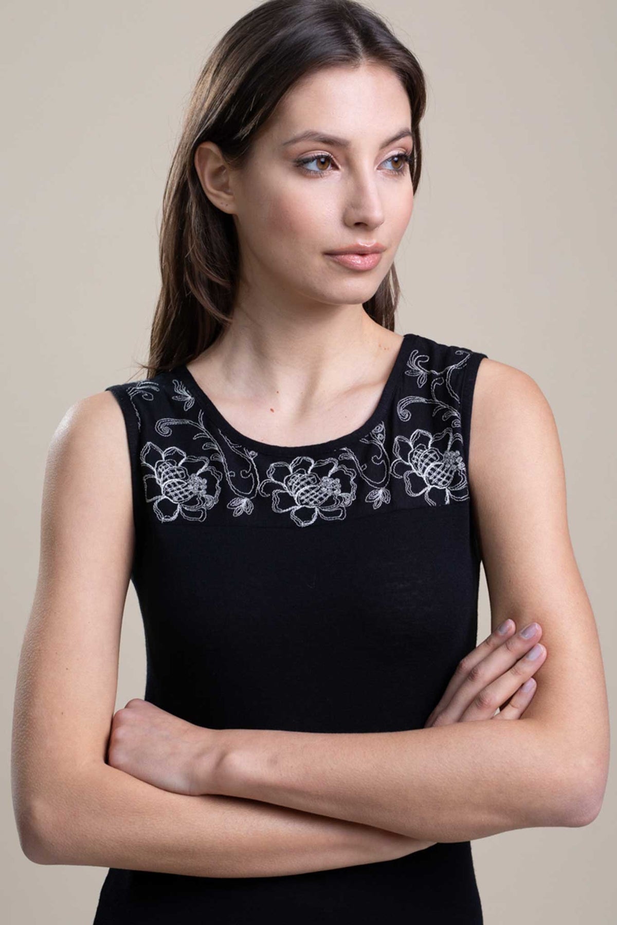Canotta cashmere modal ricamo nero