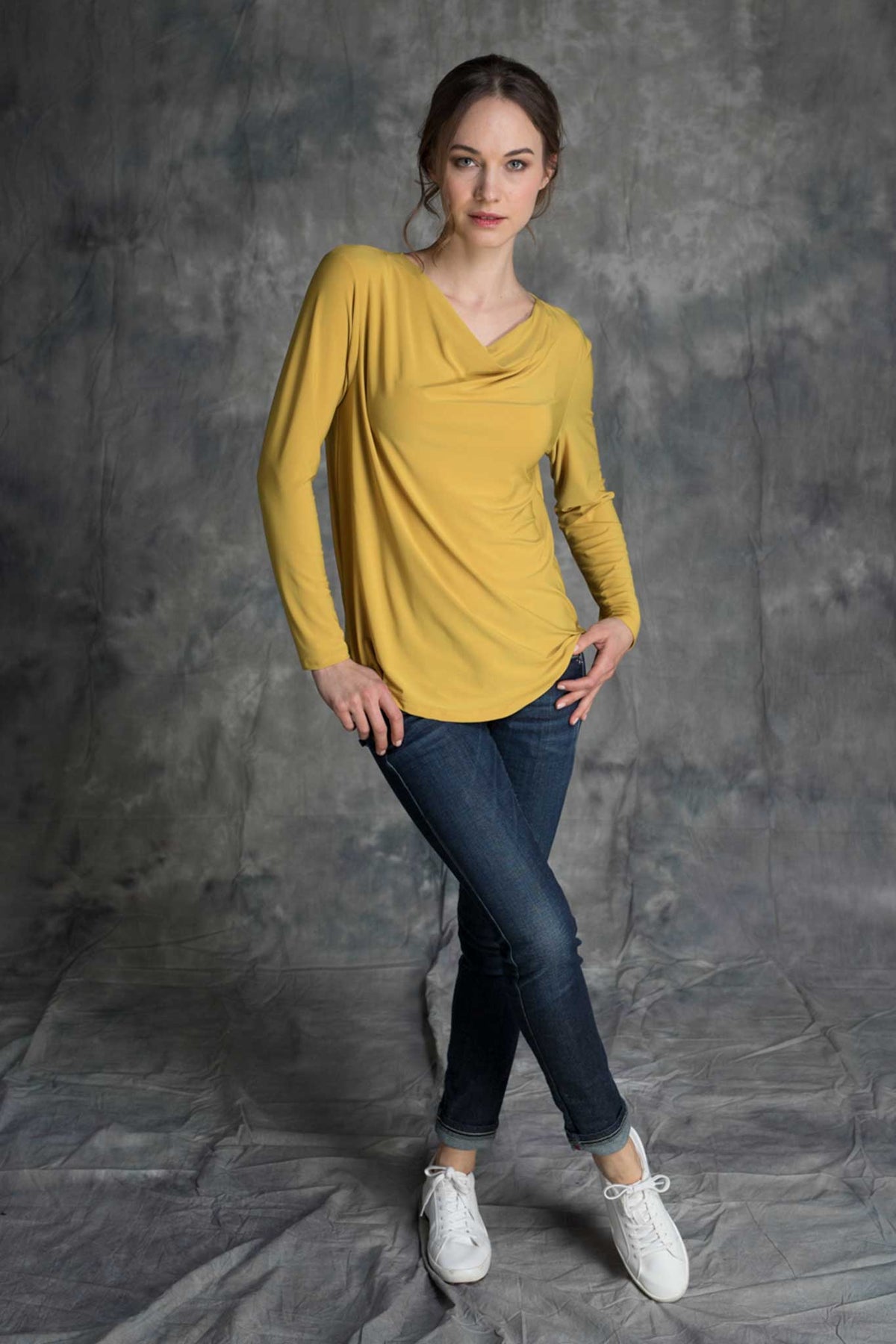 Maglia modal lana collo imbuto