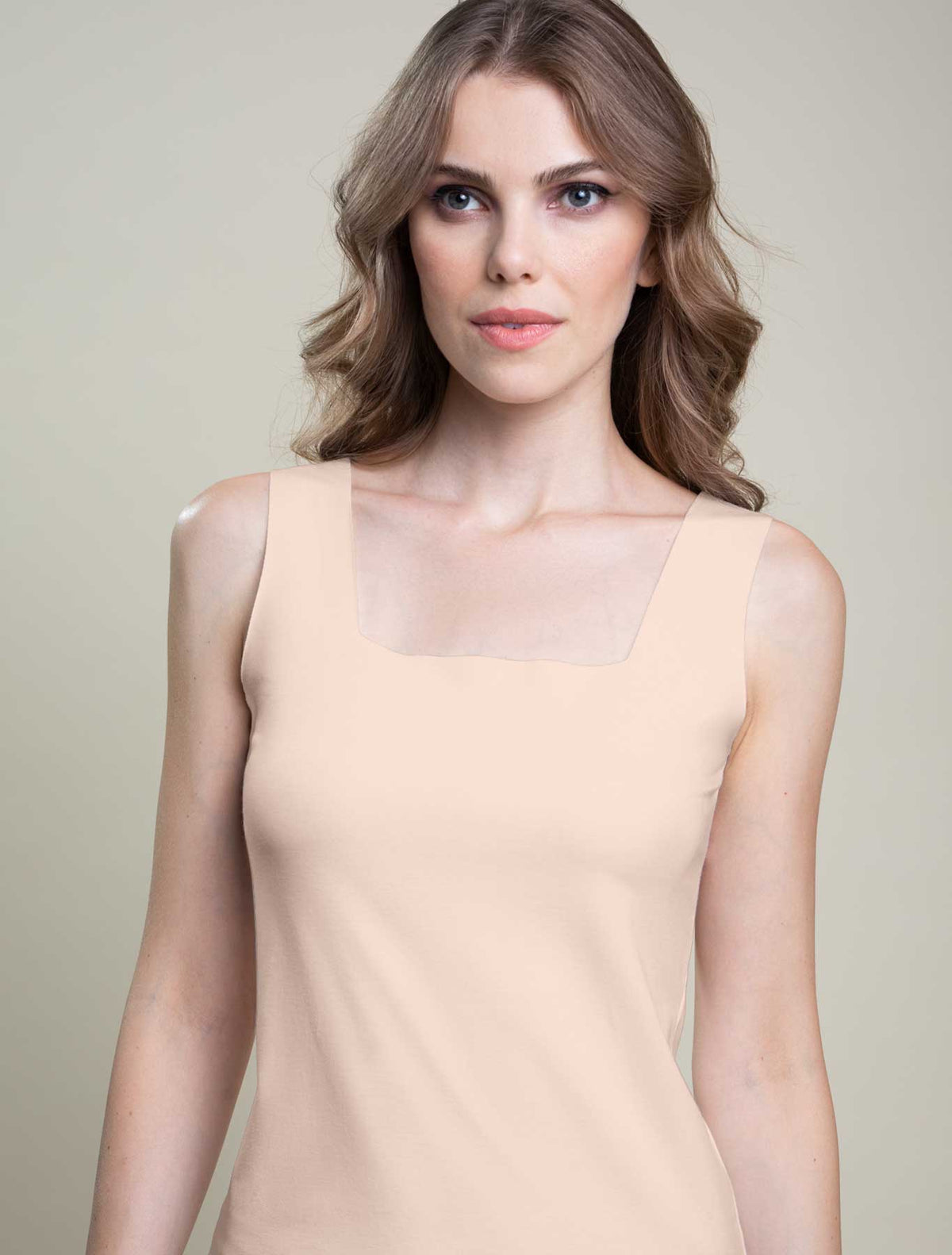 Raw cut cotton square neck top