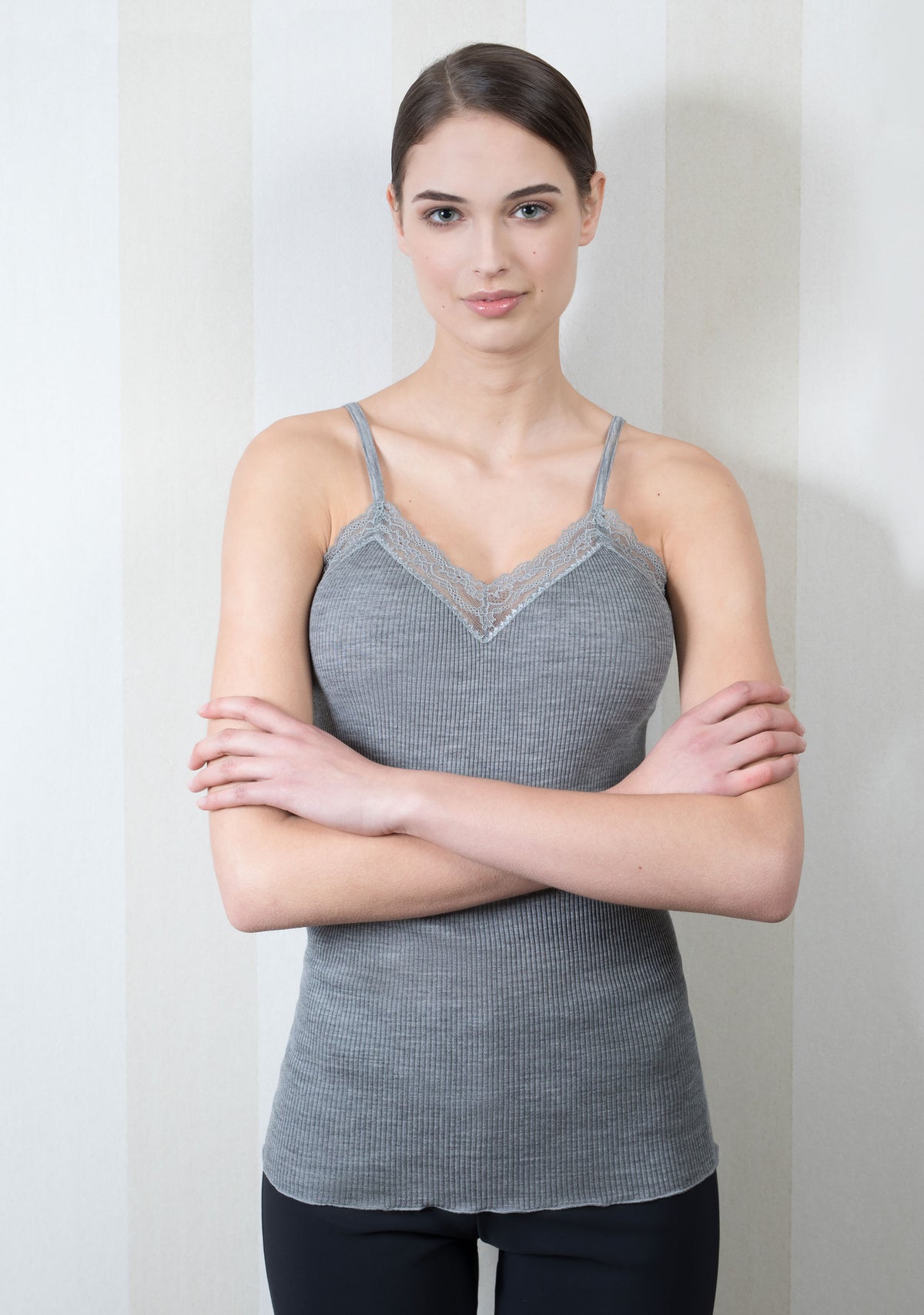 Top lana seta plissé pizzo ali colore grigio