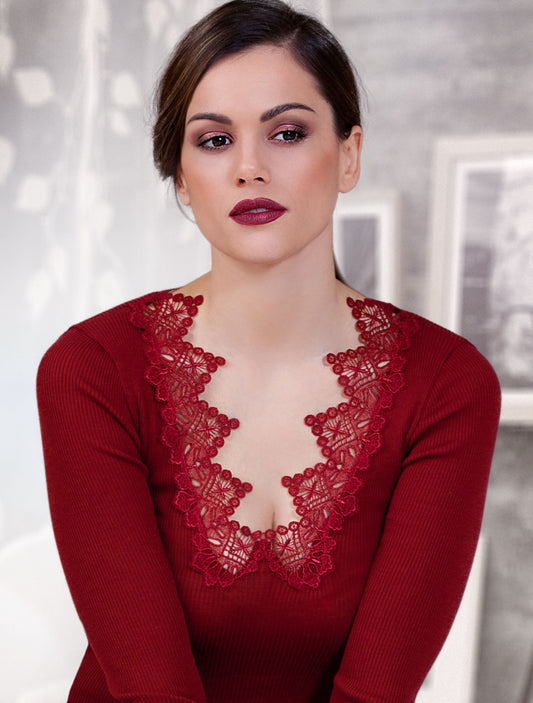 Ribbed wool-silk sweater with macramé pointed edges