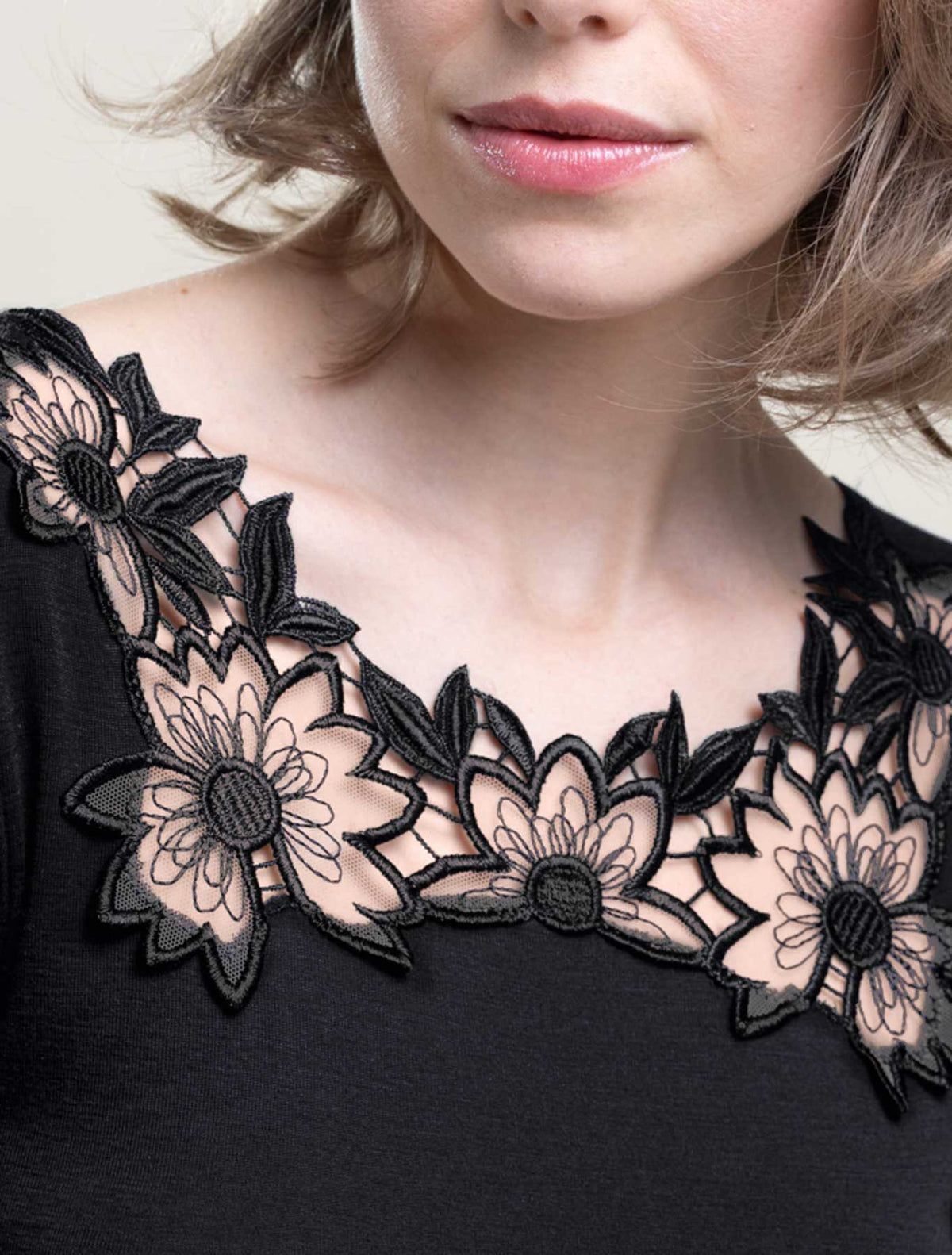 Canotta lana seta tulle fiori