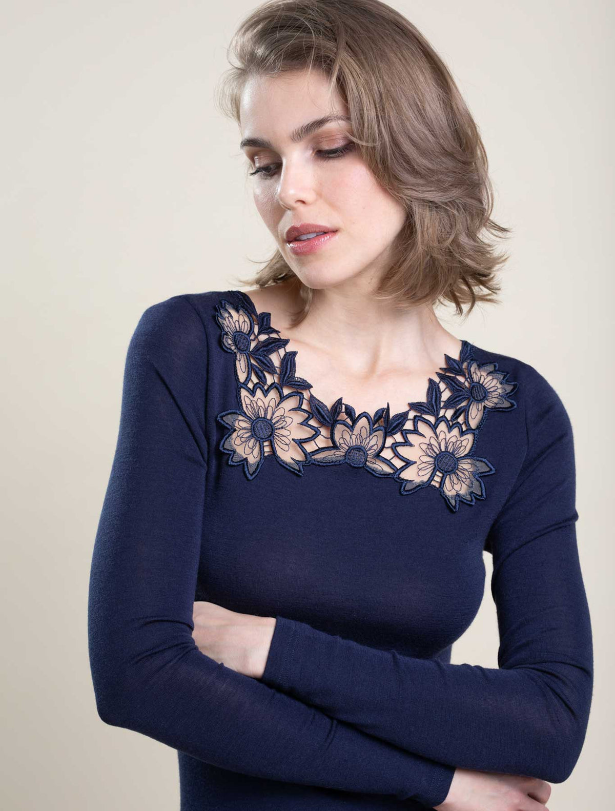 Maglia lana seta tulle fiori blu