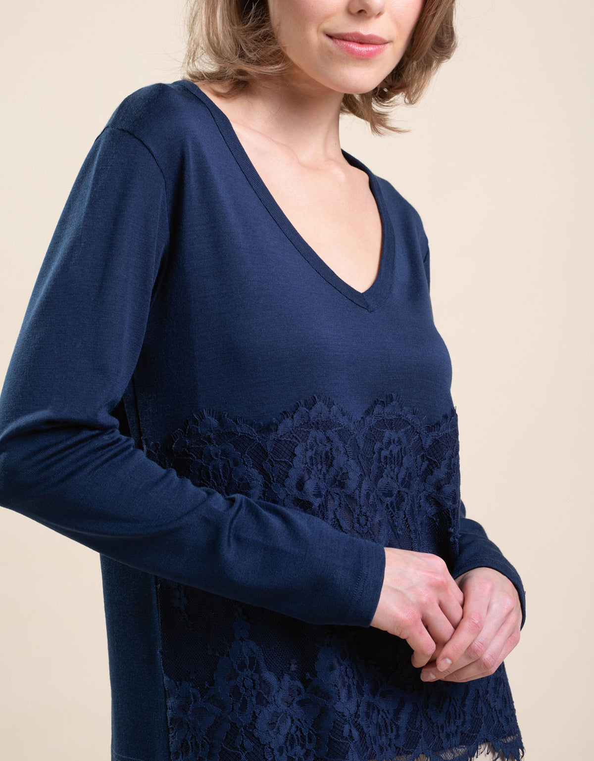 Maglia lana seta pannello pizzo ricamato