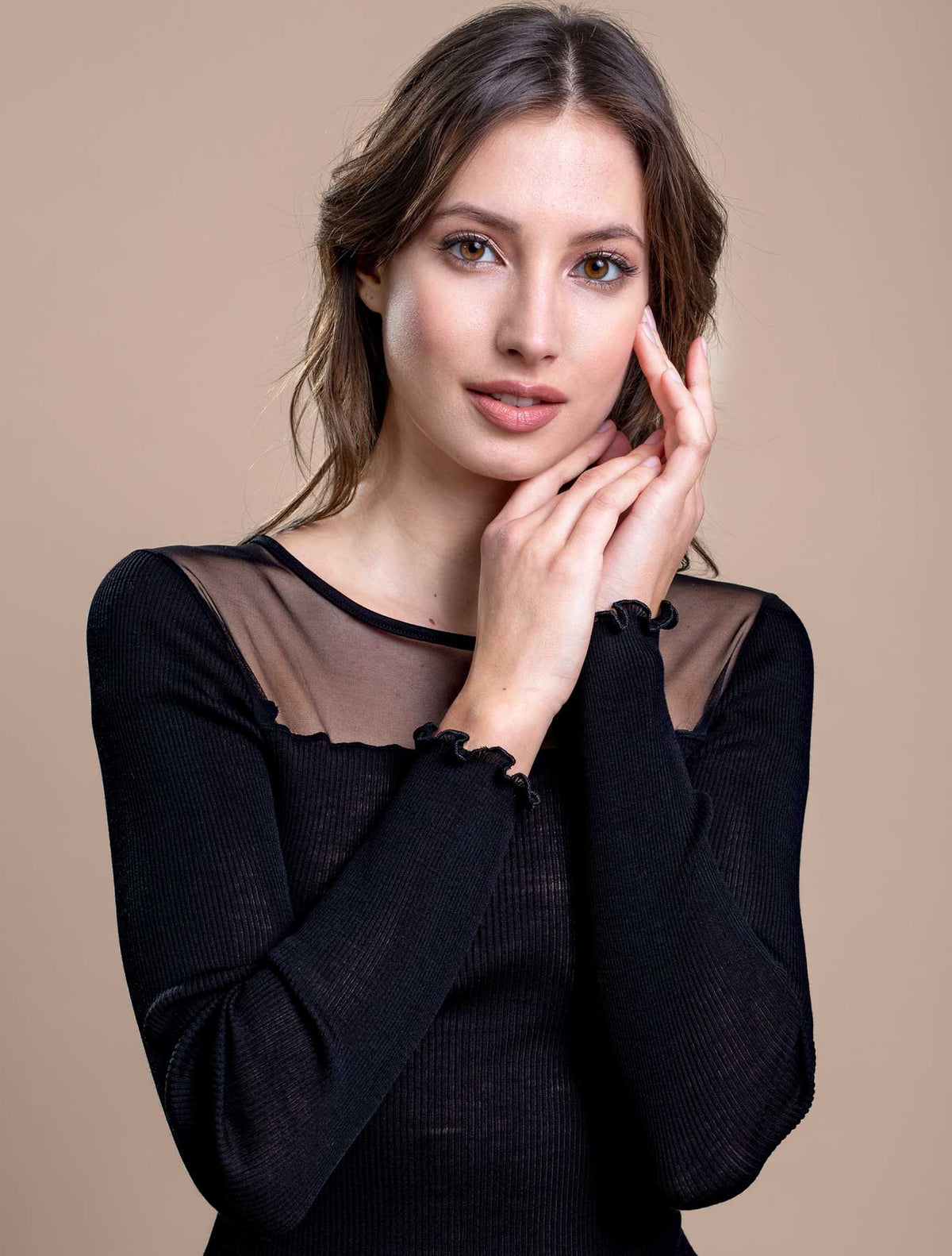 Maglia lana seta plissé tulle colore nero