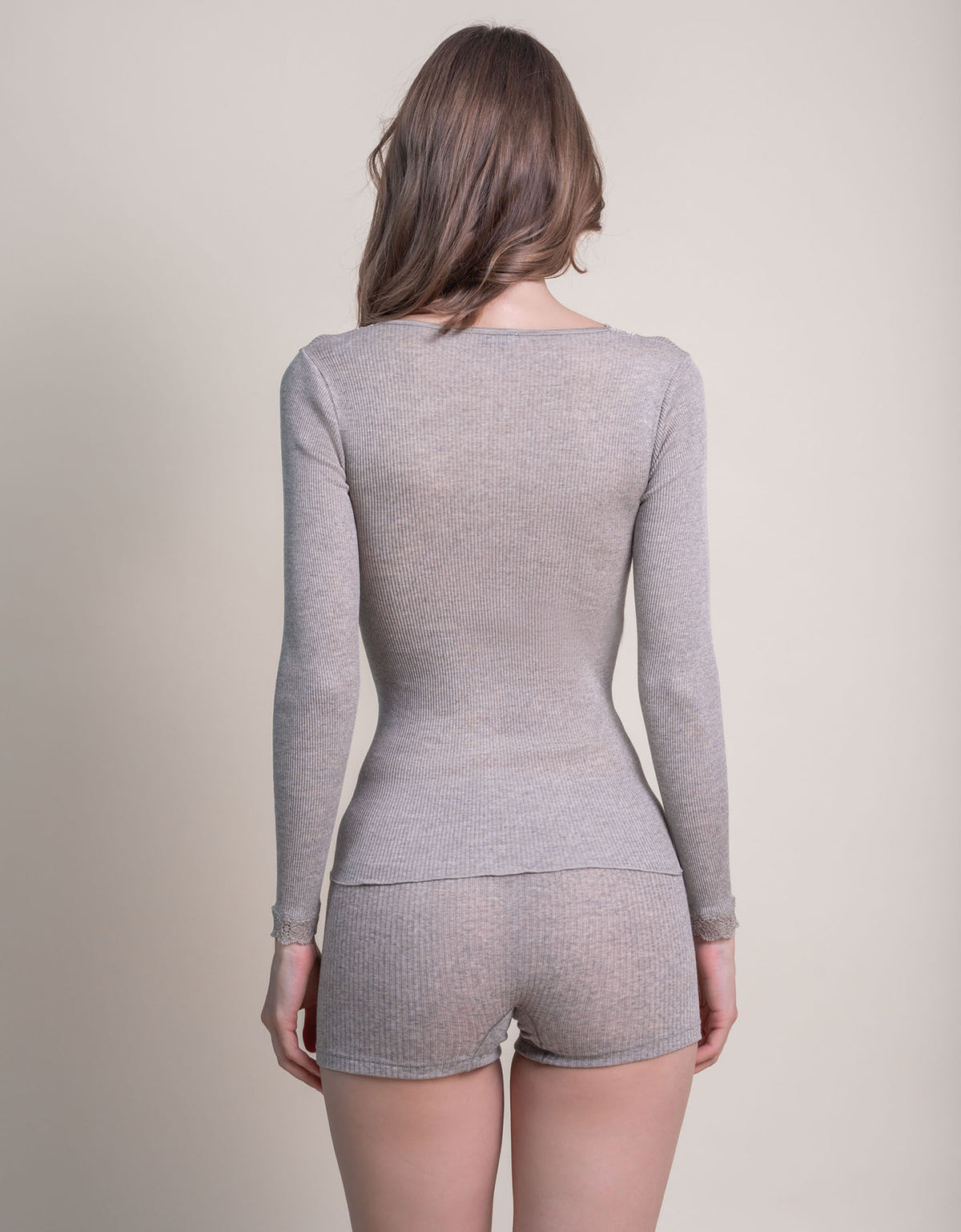 Haut Elisa laine soie plissée et dentelle