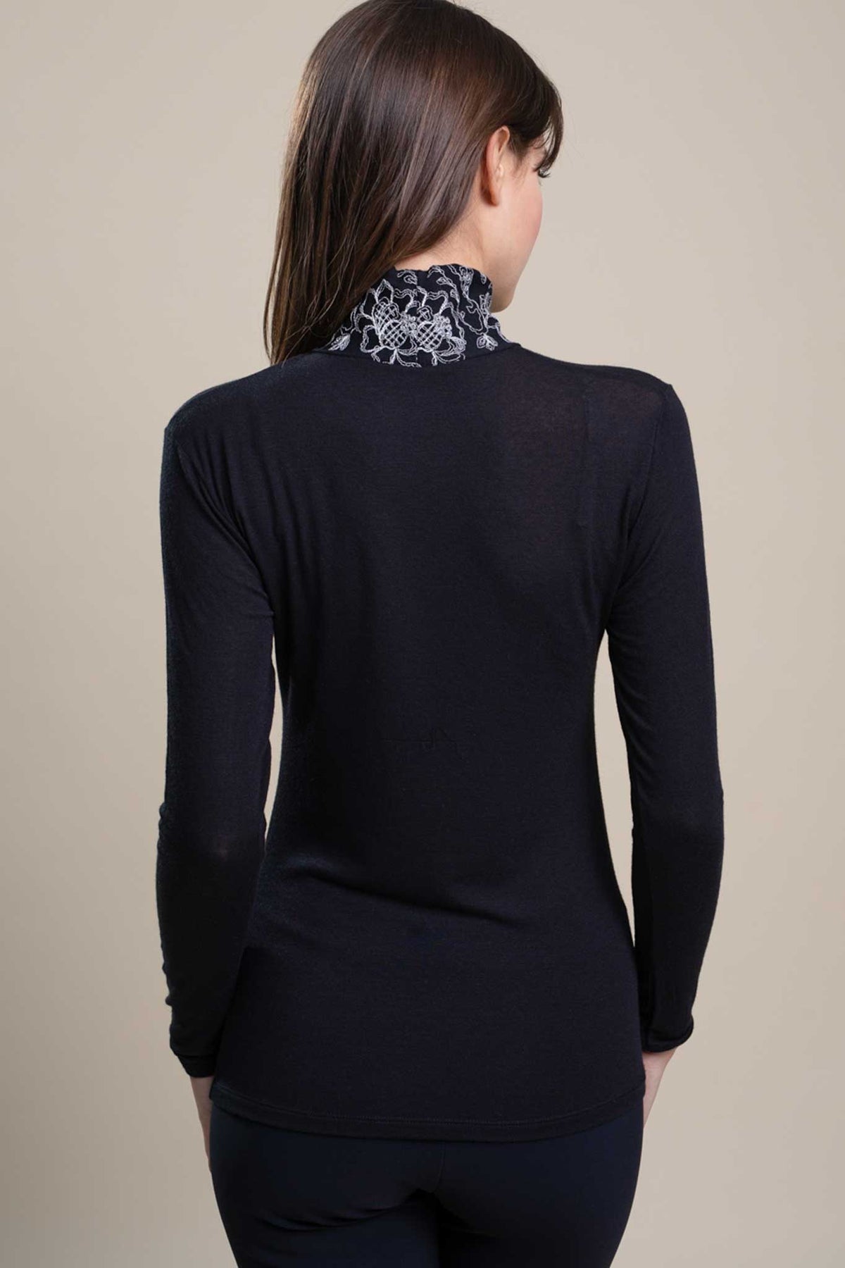 Pull cachemire modal avec col brodé