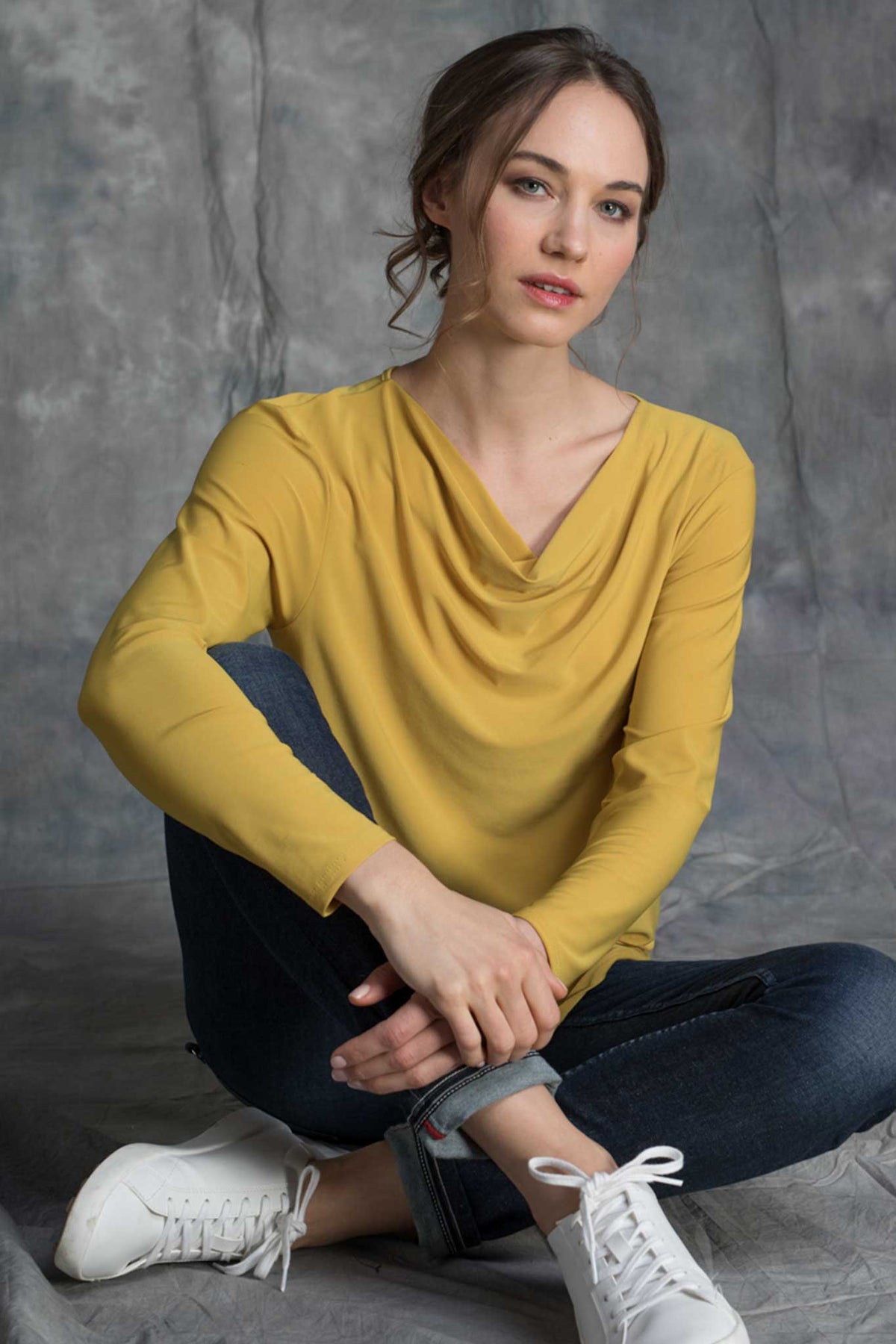 Maglia modal lana collo imbuto