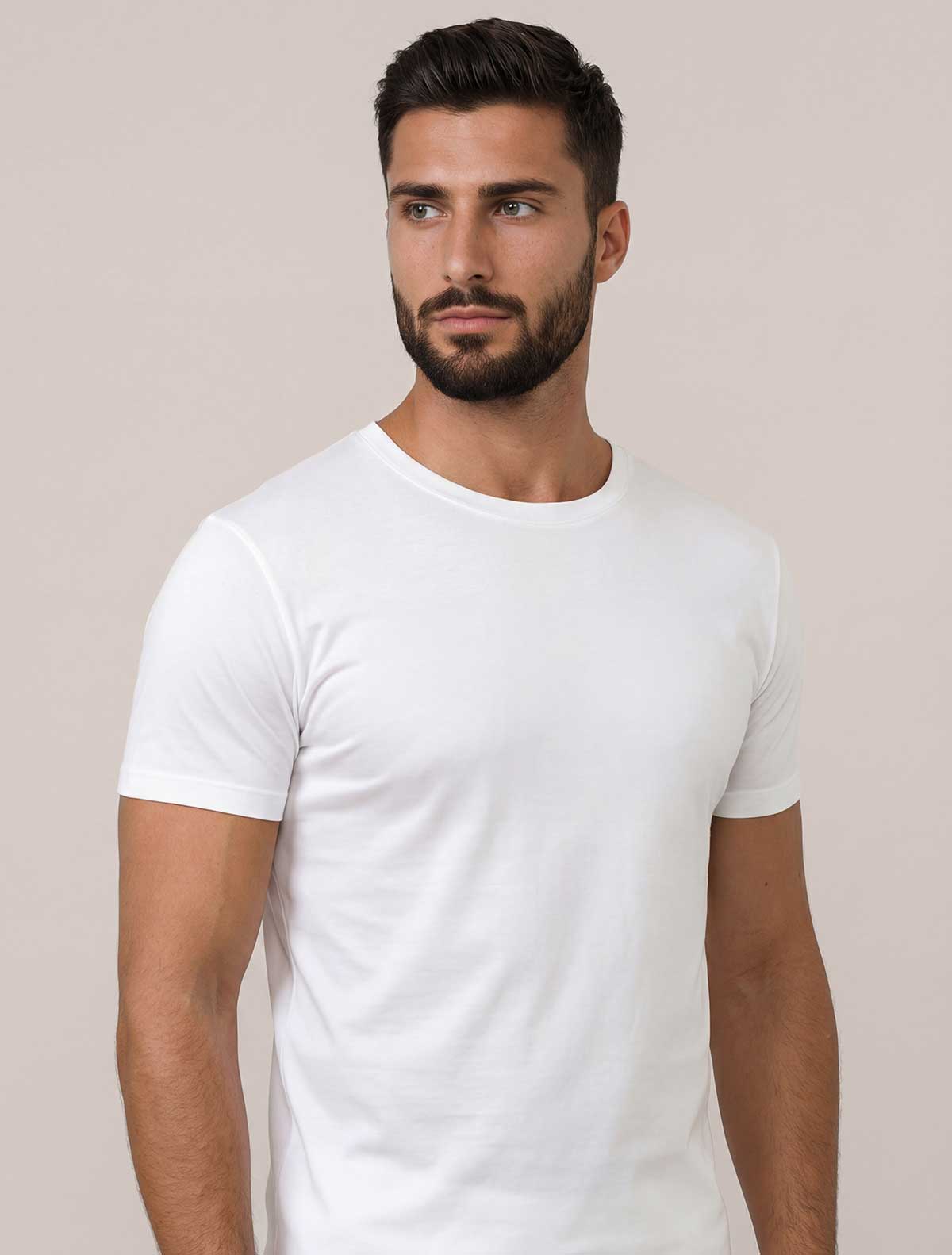 T-shirt homme coton fil d’Écosse col rond. * T-shirt homme coton fil d’Écosse col rond.